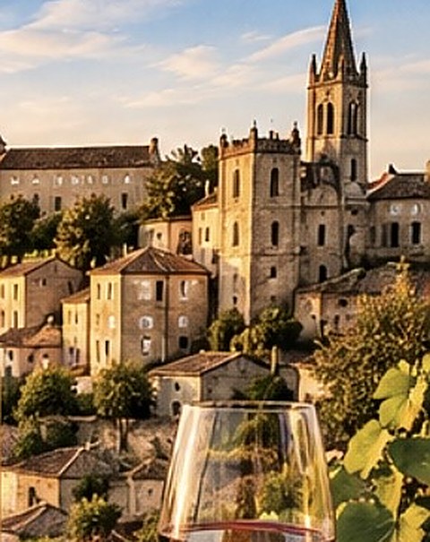 Village de Saint-Émilion au coucher du soleil